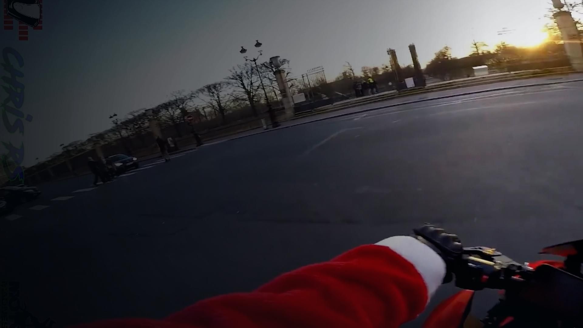 Vigilante Santa